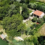 Am Fluss Gelegenes Haus Mit Galerieschlafplaetzen By Interhome