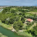 Am Fluss Gelegenes Haus Mit Galerieschlafplaetzen By Interhome * Nin