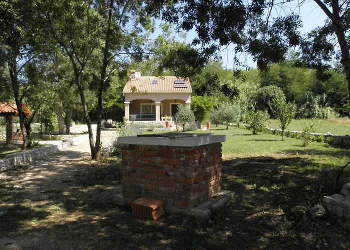 Nyaraló Am Fluss Gelegenes Haus Mit Galerieschlafplaetzen By Interhome