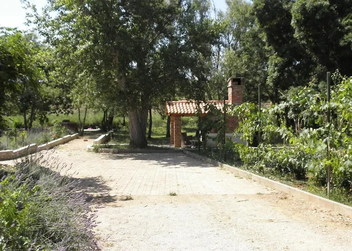 Am Fluss Gelegenes Haus Mit Galerieschlafplaetzen By Interhome Nyaraló