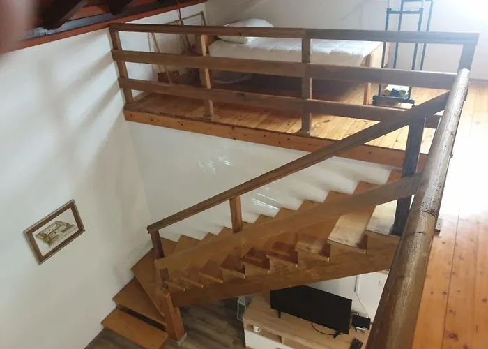Am Fluss Gelegenes Haus Mit Galerieschlafplaetzen By Interhome Nyaraló Nin