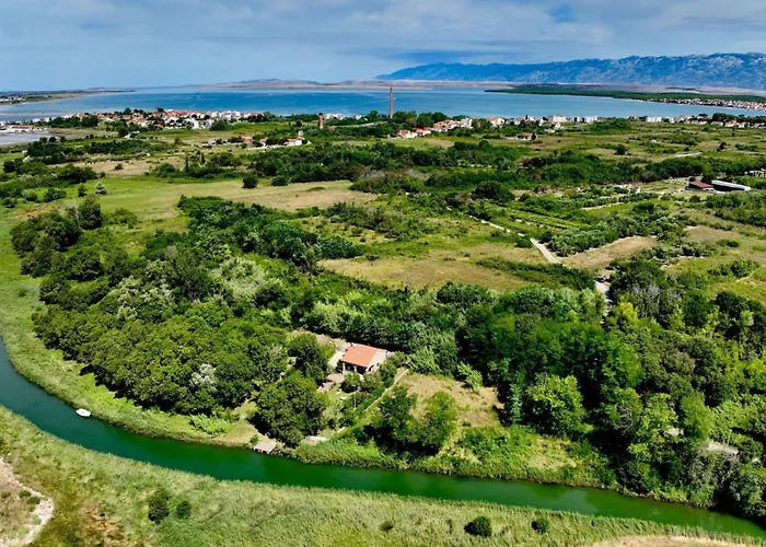 Nyaraló Am Fluss Gelegenes Haus Mit Galerieschlafplaetzen By Interhome *