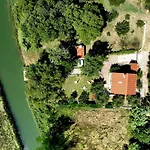 Am Fluss Gelegenes Haus Mit Galerieschlafplaetzen By Interhome * Nin