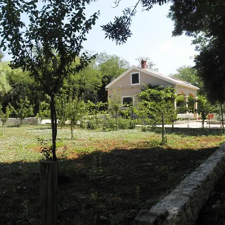 Tatil Evi Am Fluss Gelegenes Haus Mit Galerieschlafplaetzen By Interhome *