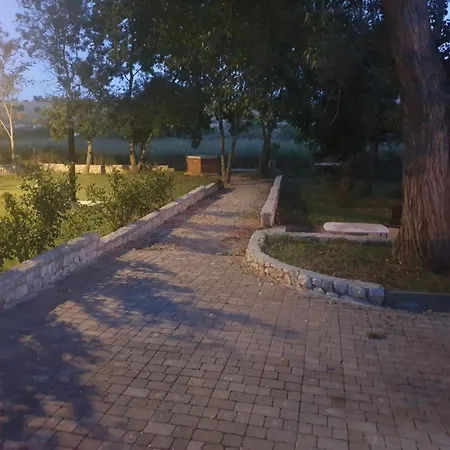 Am Fluss Gelegenes Haus Mit Galerieschlafplaetzen By Interhome Tatil Evi *