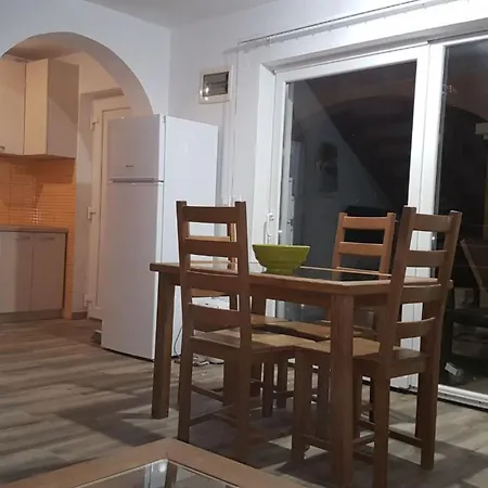 Am Fluss Gelegenes Haus Mit Galerieschlafplaetzen By Interhome Tatil Evi