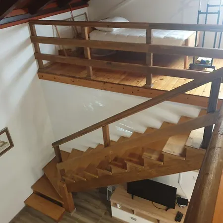 Am Fluss Gelegenes Haus Mit Galerieschlafplaetzen By Interhome Tatil Evi Nin