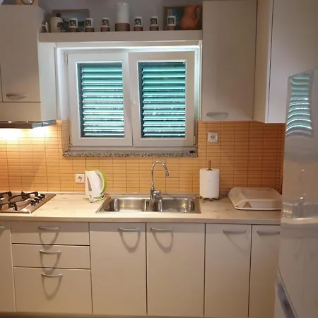Am Fluss Gelegenes Haus Mit Galerieschlafplaetzen By Interhome * Nin