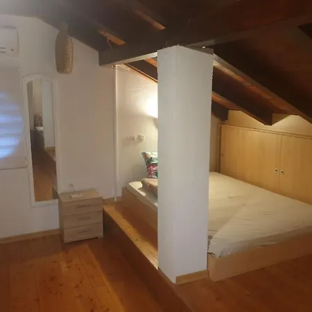 Am Fluss Gelegenes Haus Mit Galerieschlafplaetzen By Interhome *