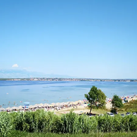Am Fluss Gelegenes Haus Mit Galerieschlafplaetzen By Interhome Tatil Evi *